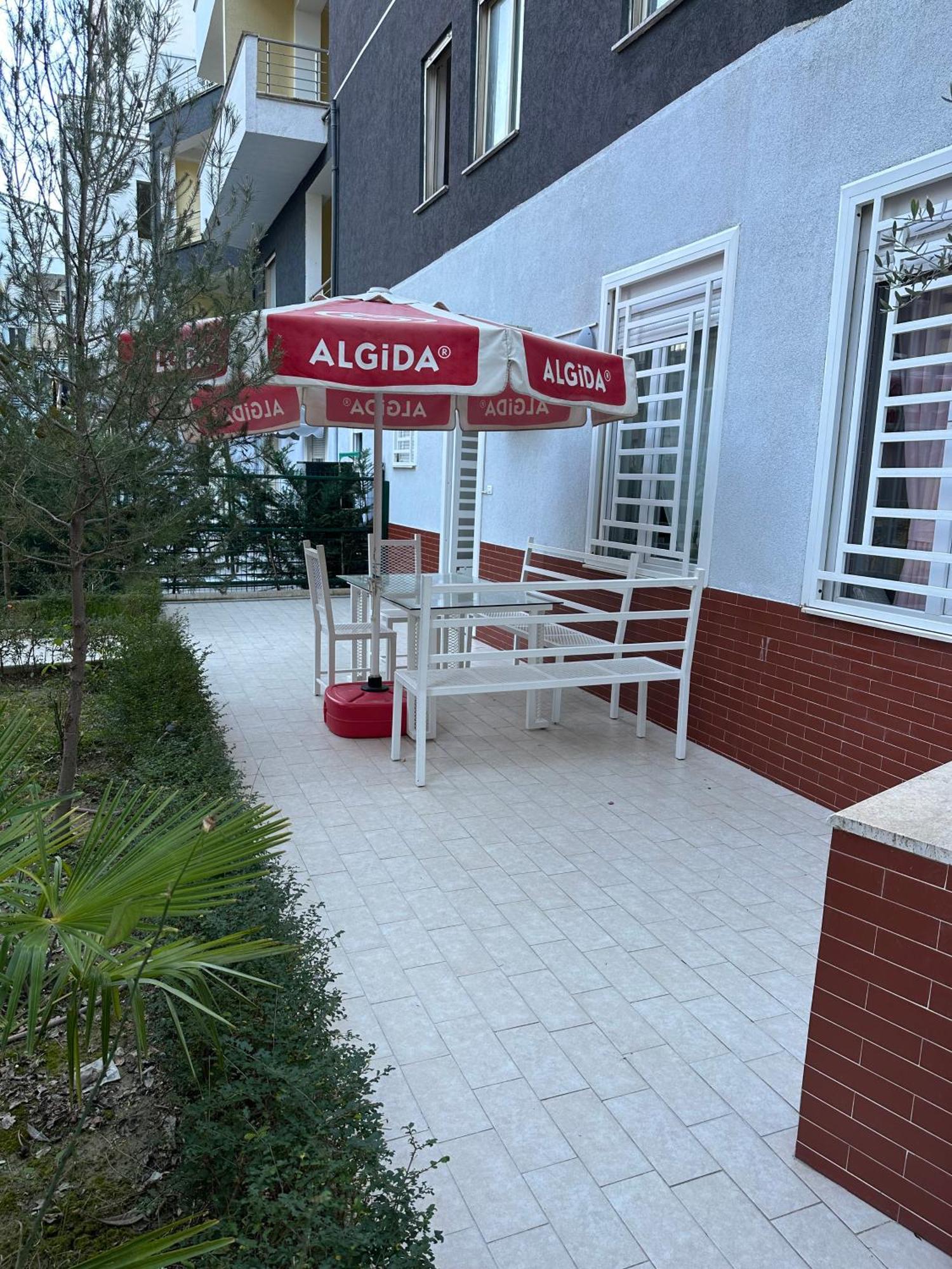 Dry Lake Apartment Тирана Екстериор снимка